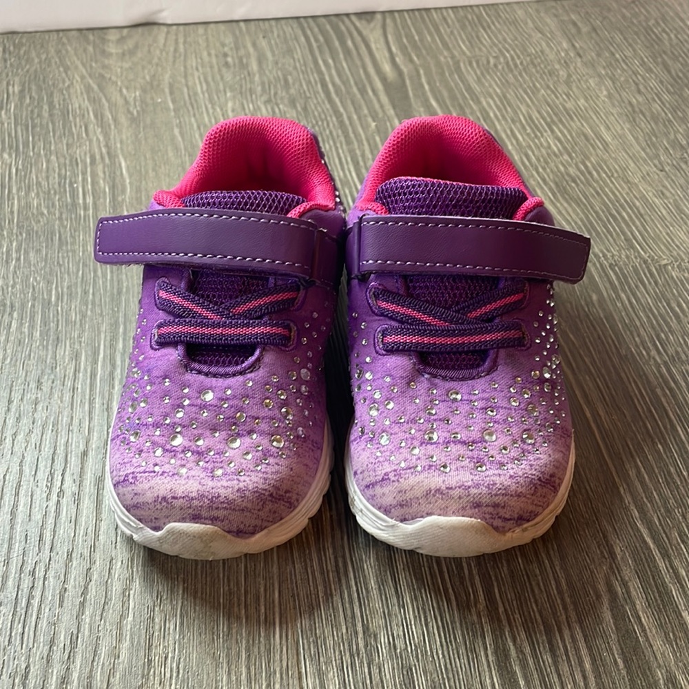 Toddler tennis shoes